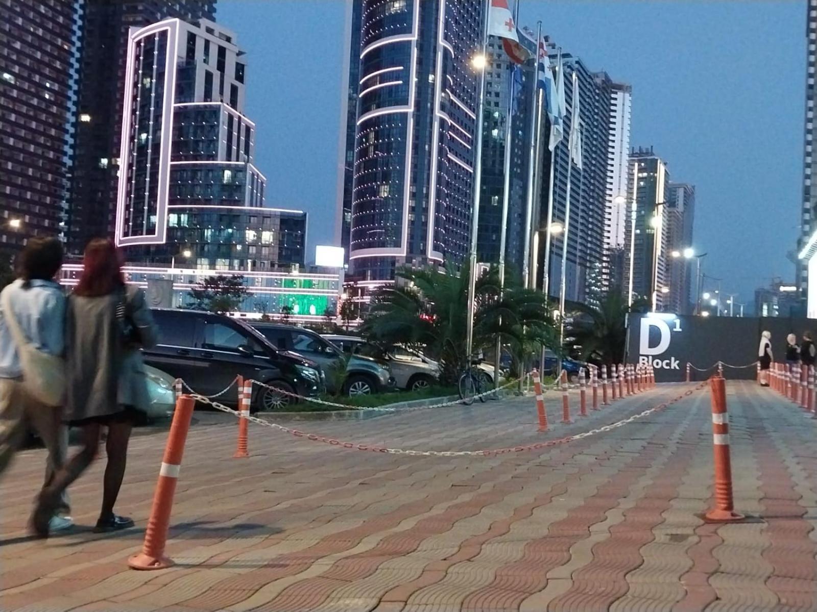 Apart-Hotel Orbi City Batumi Exteriör bild