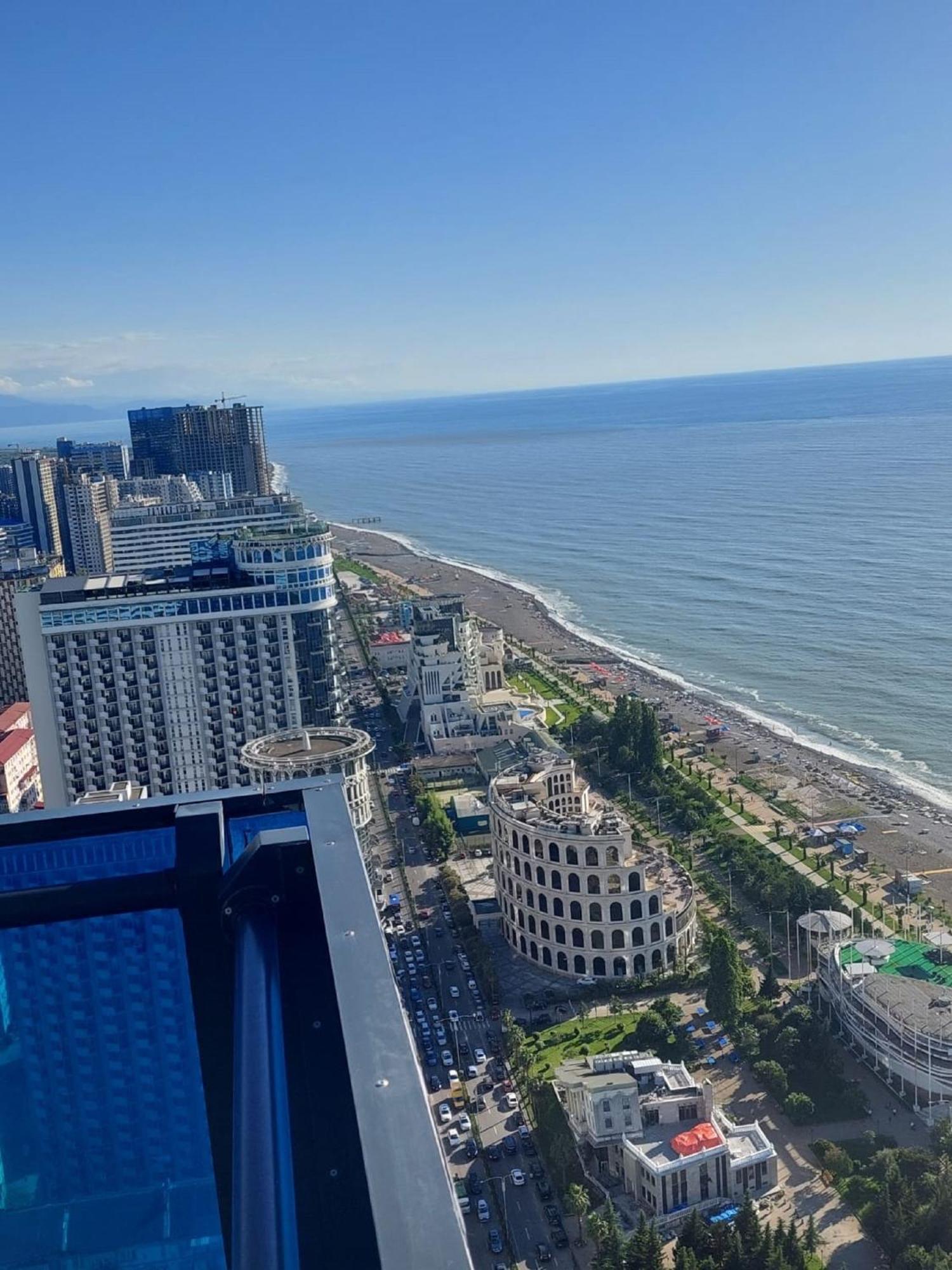 Apart-Hotel Orbi City Batumi Exteriör bild
