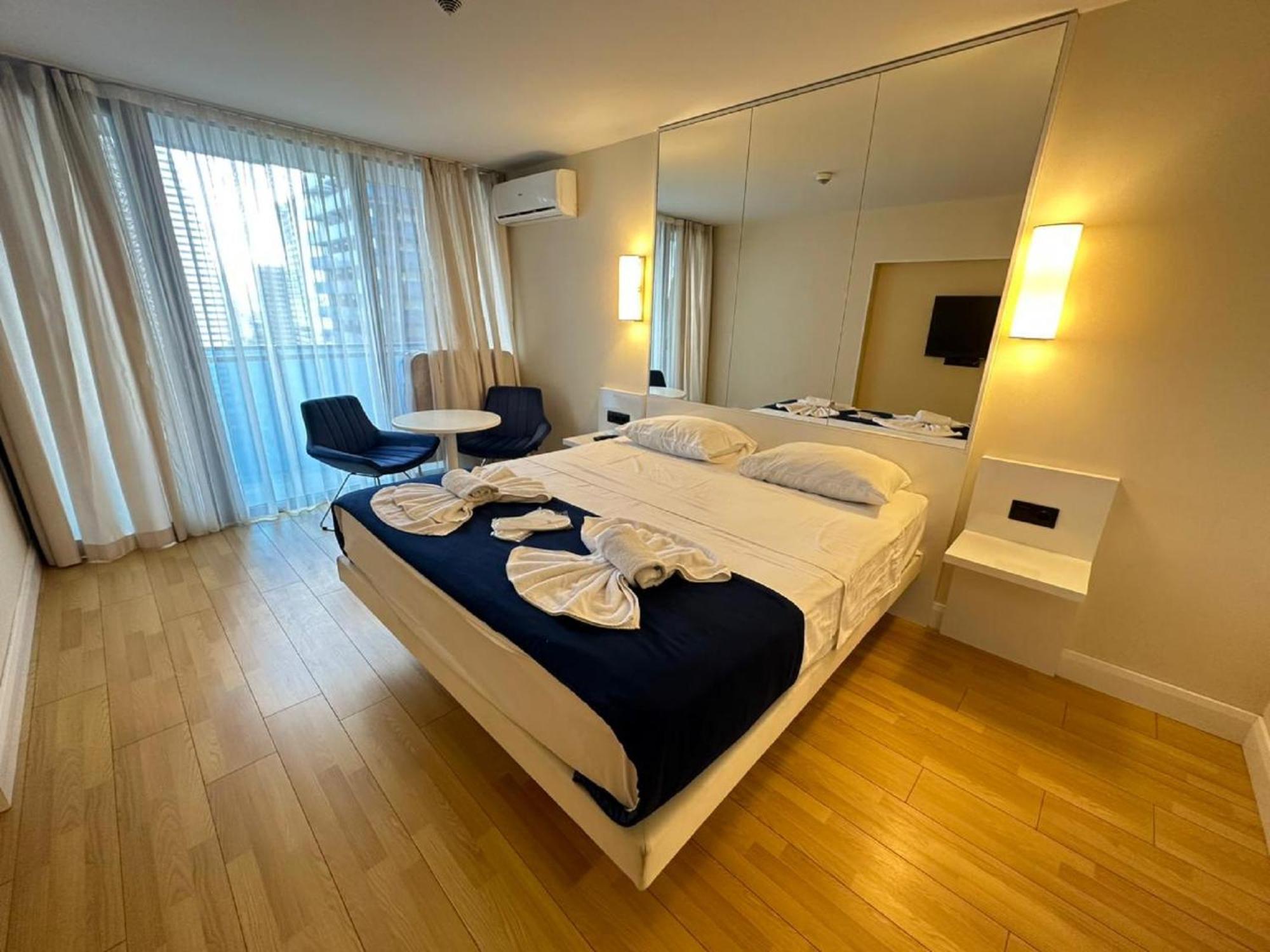 Apart-Hotel Orbi City Batumi Exteriör bild
