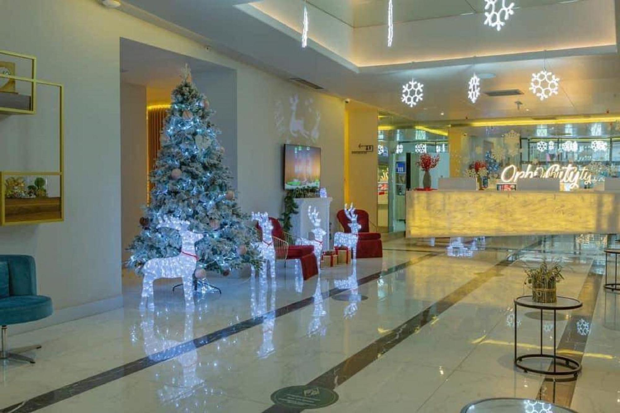 Apart-Hotel Orbi City Batumi Exteriör bild
