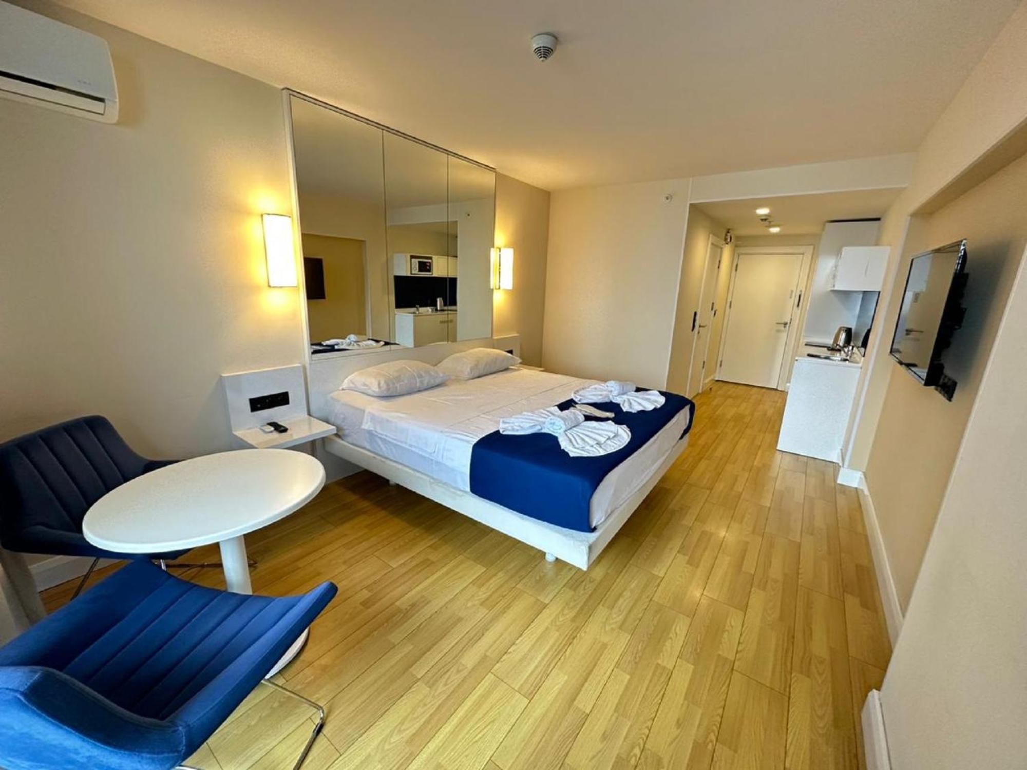 Apart-Hotel Orbi City Batumi Exteriör bild